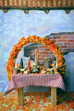 Kafatası, pan de muerto, içecekler ve cempasuchil çiçekler ile ölü sunak Meksika gün