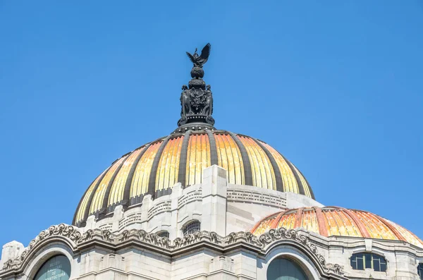 Palacio de bellas artes v mexico city — Stock fotografie