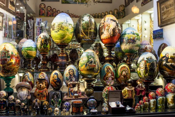 Vitrin Faberge yumurtası