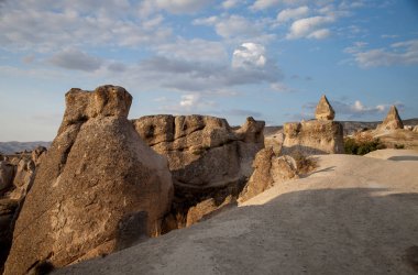 Kapadokya vadisi dağlarda