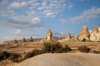 Kapadokya vadisi dağlarda