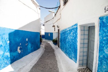 Fas mavi ve beyaz sokaklar