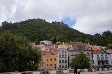 Dağlarla Cintra şehrinde panorama görünümü