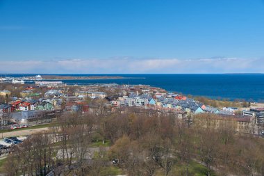 Tallinn tarihi şehir merkezi nin havadan görünümü. 