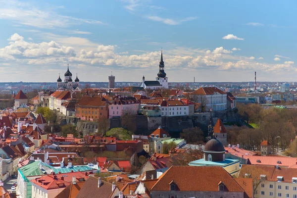 Flygutsikt över Tallinns historiska centrum. — Stockfoto