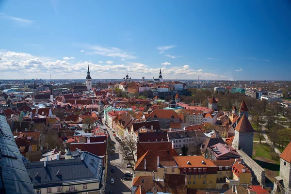 Flygutsikt över Tallinns historiska centrum. — Stockfoto