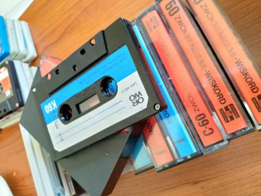 retro ses kasetleri kutulu veya teyp