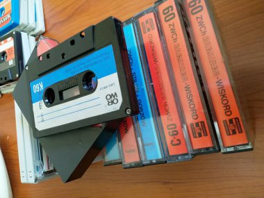 retro ses kasetleri kutulu veya teyp
