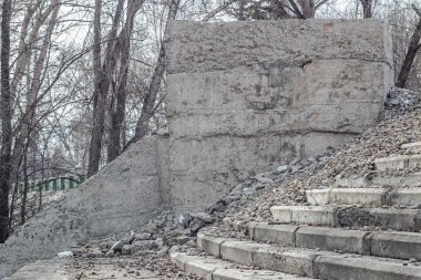 Beton tasarım ve adımları maruz imha and fall açık havada