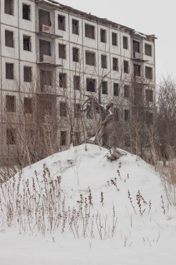 çöken beş kat panel evler. berbat. Bina harap.