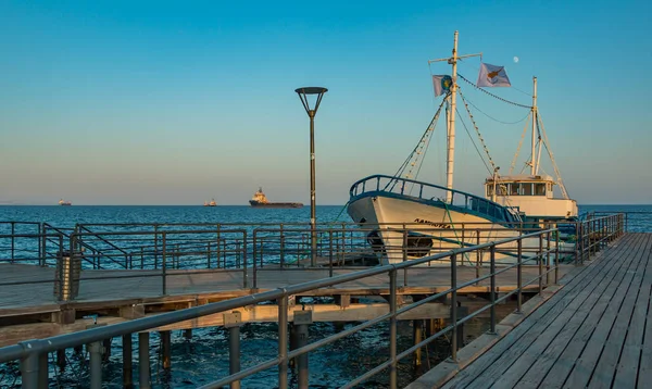 Picture Fishing Boat Resting Next Pier Limassol Sunset — Stock Photo, Image