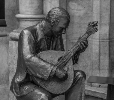 Geleneksel Portekiz Lizbon (shot Fado müzik türü temsil eden bir heykel siyah beyaz resim).