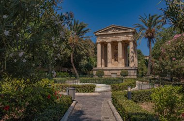 Alt Barrakka bahçelerde Valletta resmini.