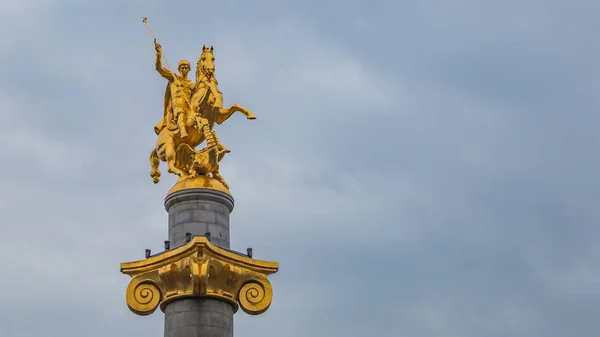 Wirydarz Pomnik Jerzego Tbilisi — Zdjęcie stockowe