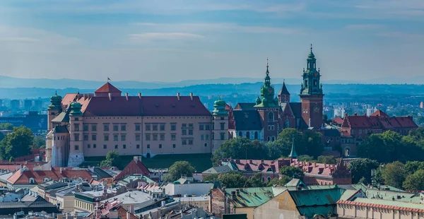 Una Foto Del Castillo Real Wawel Vista Desde Lejos — Foto de Stock