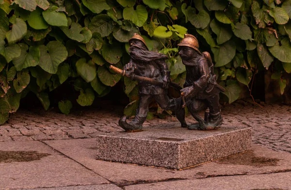 Picture Gnomes Sculpted Firemen Seen Wroclaw — Stock Photo, Image