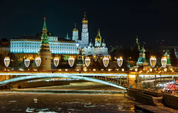 Kremlin 'in gece çekilmiş bir resmi..
