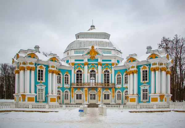 Catherine Park 'taki Pavilion Hermitage' ın bir resmi..