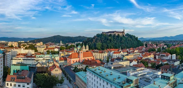 Panoramatický Snímek Lublaně Výhledem Lublaňský Hrad Při Západu Slunce — Stock fotografie