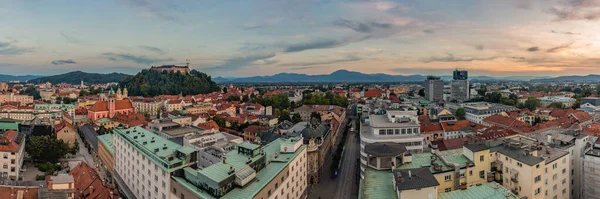 Une Image Panoramique Ljubljana Surplombée Par Château Ljubljana Coucher Soleil — Photo