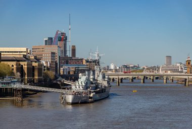 A picture of the HMS Belfast on the Thames.