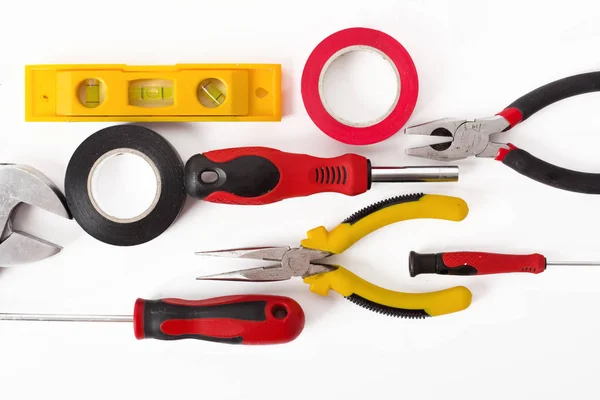 Variedad de herramientas de trabajo para la construcción y reparación. Fondo blanco — Foto de Stock