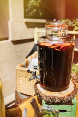 taze mojito ve kırmızı Sangria