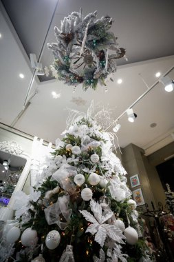 Noel ve yeni yıl oda dekore edilmiş iç