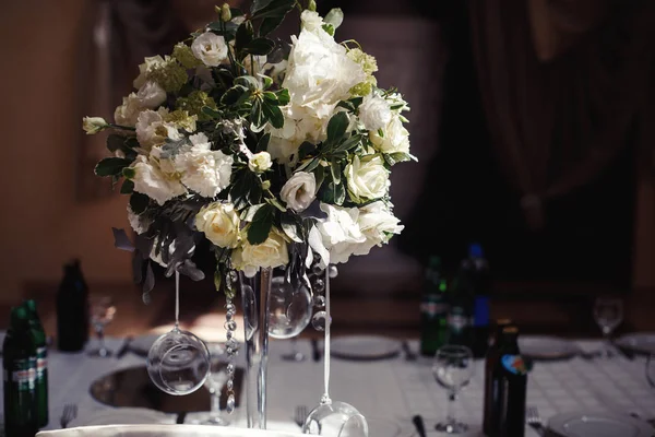 Bruiloft Decoratie Met Bloemen Voor Ceremonie — Stockfoto