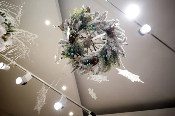 Kerstversiering Hangend Aan Het Plafond — Stockfoto