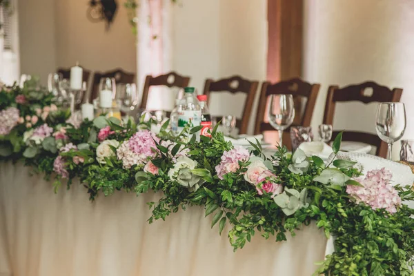 Bruiloft Decoratie Met Bloemen Voor Ceremonie — Stockfoto