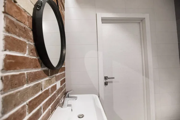 Fragment Luxusní Koupelna Zrcadlem — Stock fotografie