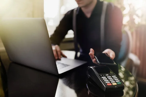 Mobile Payments Concept Nfc Technology Credit Card Terminal Computer Laptop — Stock Photo, Image
