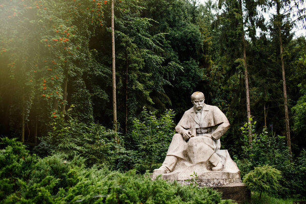 monument to Taras Shevchenko in park