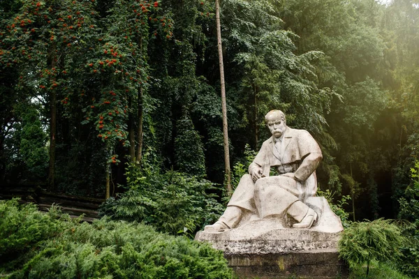 Taras Şevçenko Park anıt