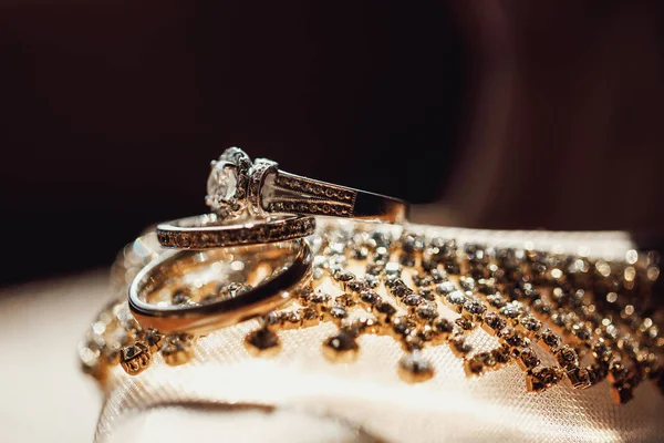 Anéis Casamento Elegantes Fundo — Fotografia de Stock
