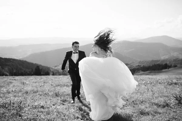 Matrimonio Bella Coppia Nozze Montagna — Foto Stock