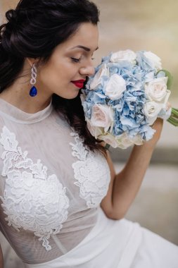 Düğün günü. Şık güzel gelin. 