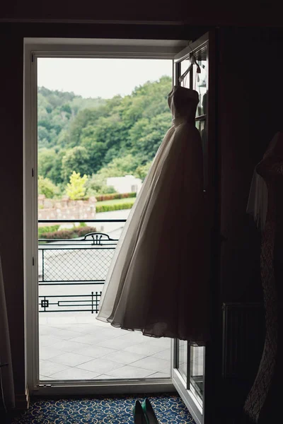 Наречена Вранці Весільні Деталі Розкішна Весільна Сукня — стокове фото