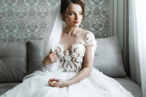 Primo Piano Ritratto Giovane Sposa Splendida Ritratto Bella Sposa Preparativi — Foto Stock