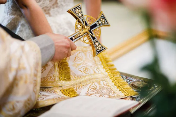 Bruiloft Orthodoxe Kerk Ceremonie Van Het Huwelijk — Stockfoto