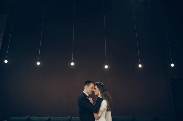 Felice Sposo Sposa Insieme Giorno Del Matrimonio Sposi Novelli Sposi — Foto Stock