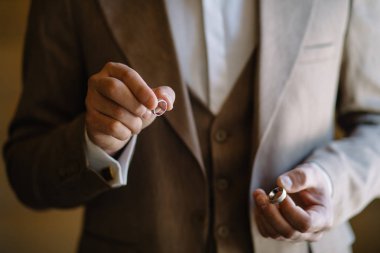 Düğün günü, düğün elbise. Sabah damadın. Damat sabah p