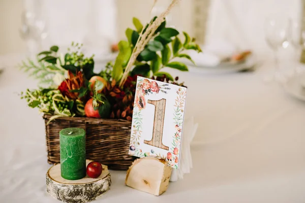 Configuração de mesa para uma festa de evento ou recepção de casamento . — Fotografia de Stock