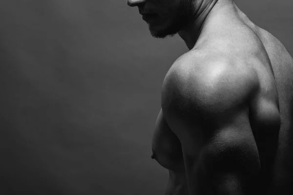 Czarno Biały Blisko Portret Fitness Lekkoatletycznego Młody Chłopak Wyświetlono Mięśni — Zdjęcie stockowe