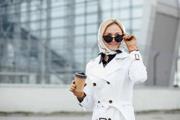 Portrait Successful Business Woman Holding Cup Hot Drink Hand Her — Stock Photo, Image