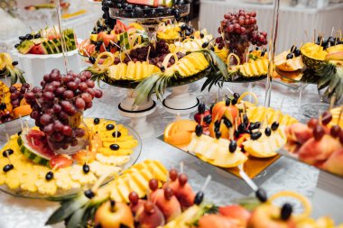 Catering düğün lüks. Düğün recepti barda lezzetli şeker