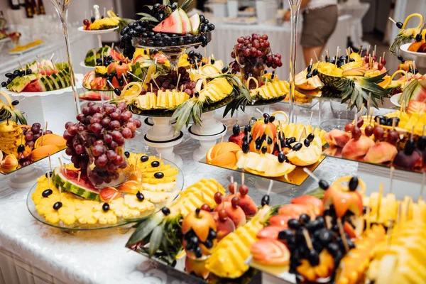 Catering düğün lüks. Düğün recepti barda lezzetli şeker