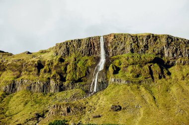 Güzel İzlanda manzarası. İnanılmaz doğa manzarasının harika bir görüntüsü. İzlanda Avrupa.