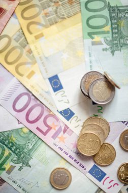 Para para, euro ve Amerikan dolar para birimi.